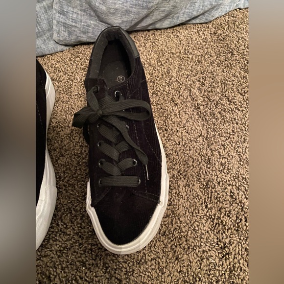 Black Platform Womens Sneakers - Size 9 - Picture 3 of 6